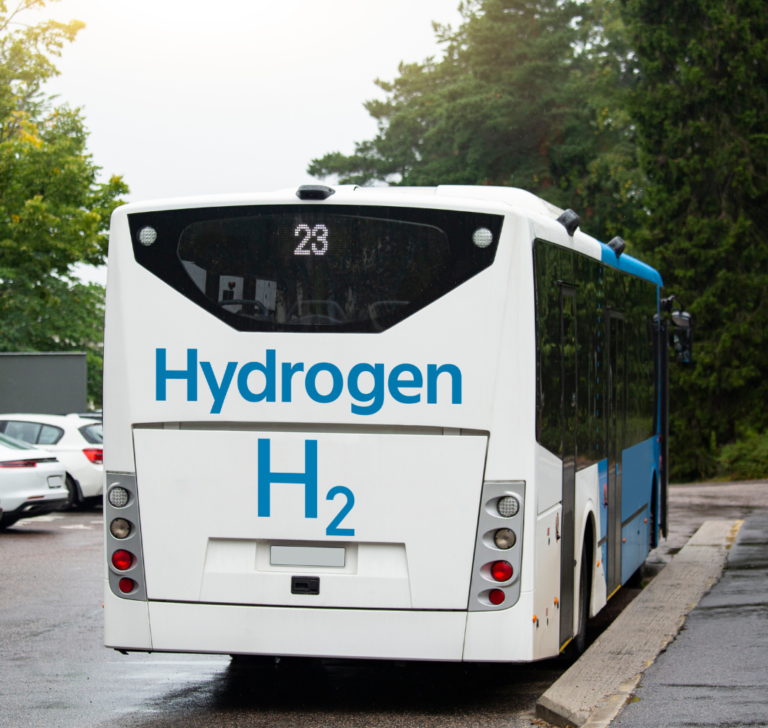 En la imagen se muestra un vehículo pesado a base de hidrógeno
