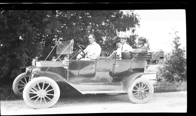 En la imagen se muestra un vehículo eléctrico de 1900
