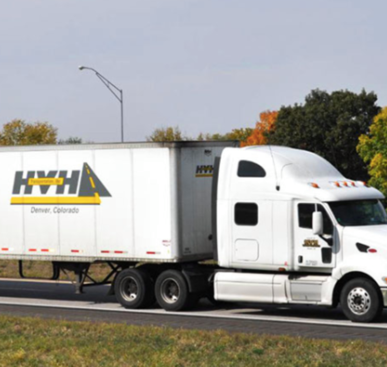 En la imagen se muestra un camión de HVH Transportation